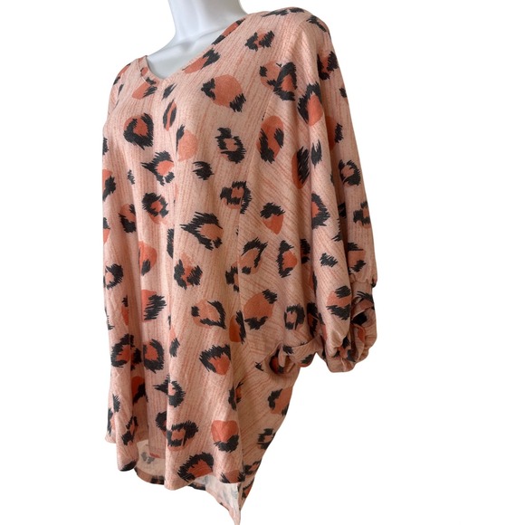LuLaRoe Renee Top‎ Leopard Print V Neck Dolman Sleeve Size M - Picture 12 of 14